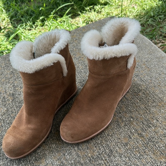 Ugg Seyline Wedge Booties Women’s size 11 - Picture 3 of 7